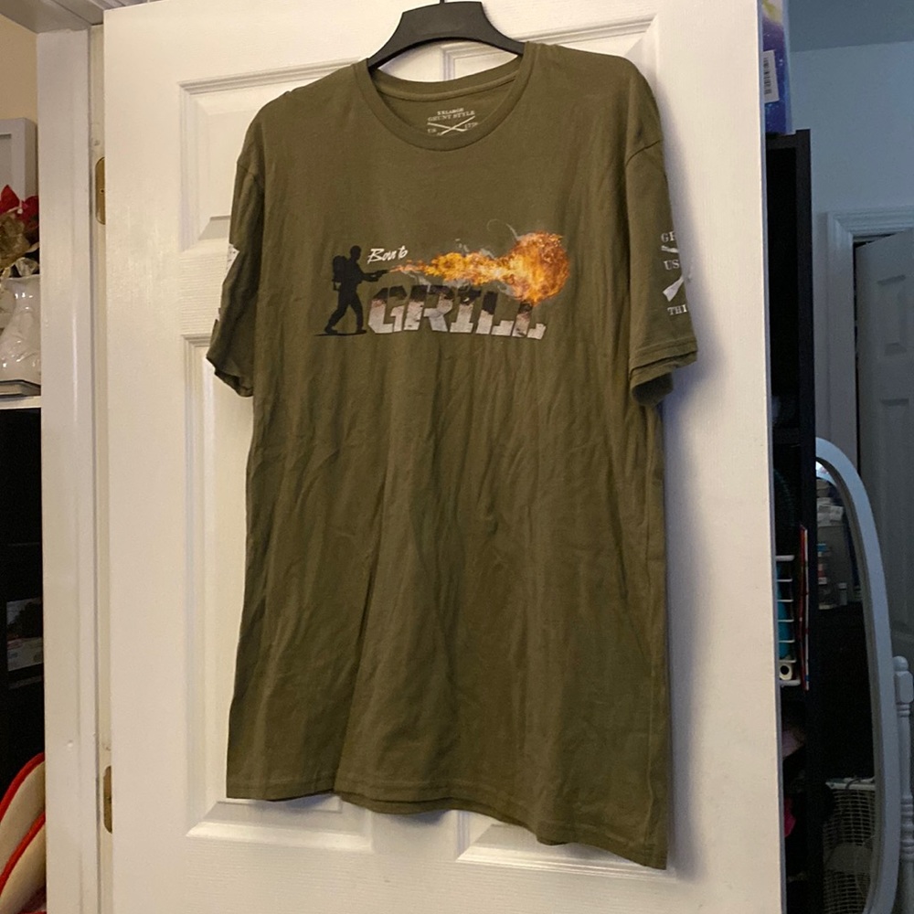 Grunt style men’s printed t shirt in green. Never worn. Size XXL.